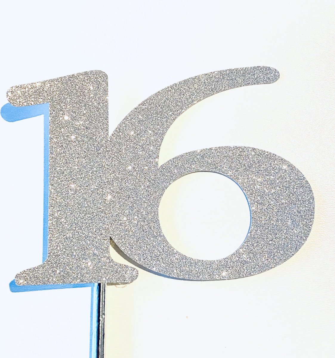 Taarttopper| Cake topper | Taartversiering| Verjaardag| Cijfers | 16 | Zilver glitter|14 cm| karton